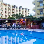 Kleopatra Royal Palm אתר נופש 4*