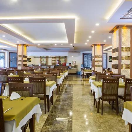 Kleopatra Royal Palm منتجع