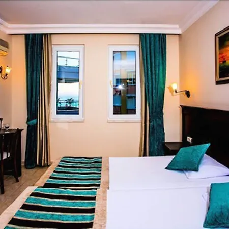 Kleopatra Royal Palm منتجع ألانيا