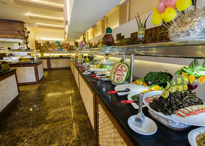 Kleopatra Royal Palm Resort 4*