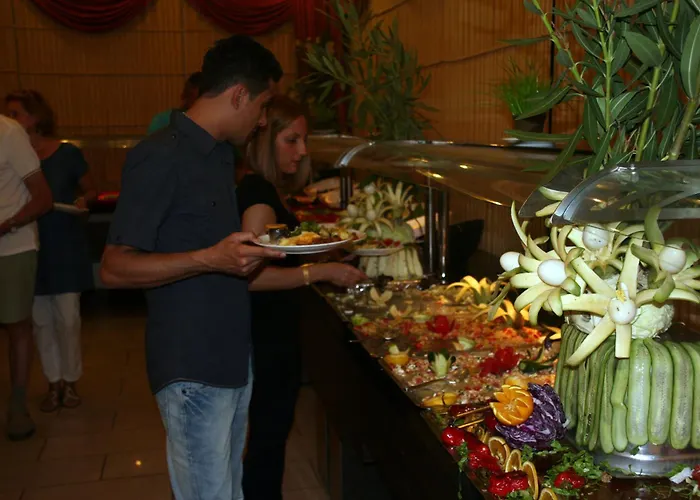 Resort Kleopatra Royal Palm 4*