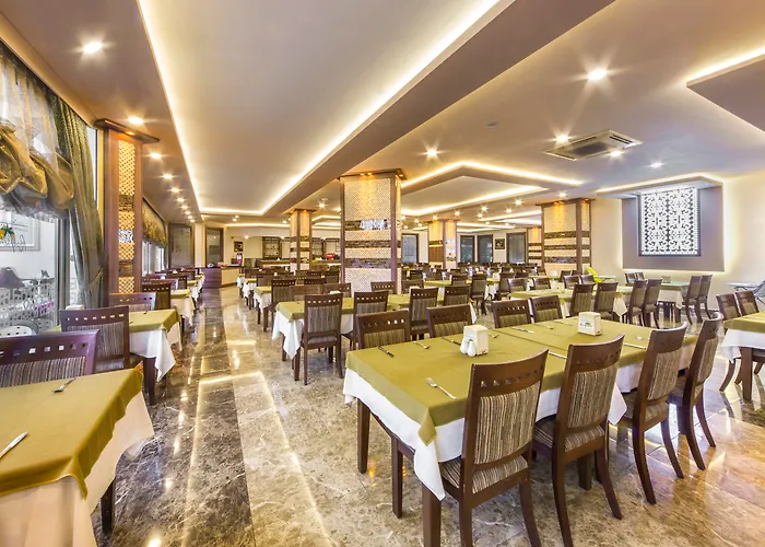 Kleopatra Royal Palm Resort 4*